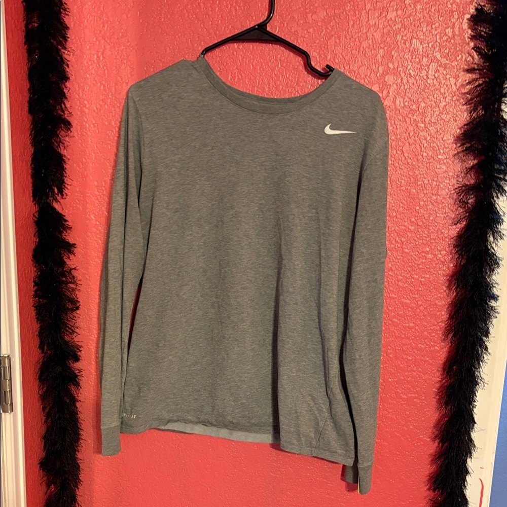 Light Weight Nike Heather Gray Long Sleeve Top
